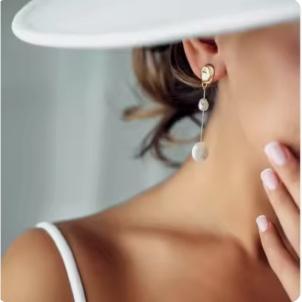 Elegant Asymmetrical Gold and Pearl Drop Earrings - Picture 8 of 16